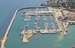 10 x 3.8 Metre Berth/Mooring Marina de Cascais For Sale